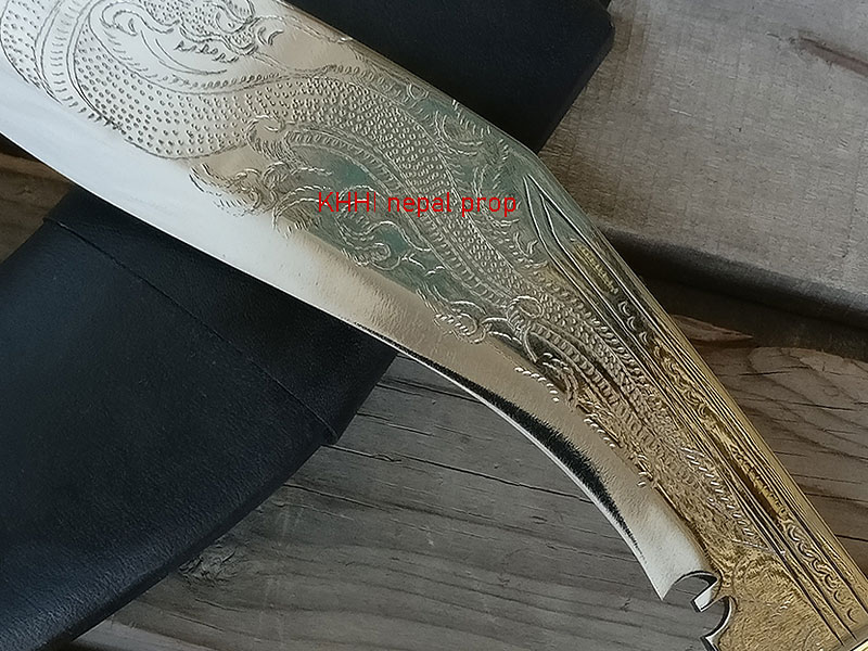 dragon carved kukri blade