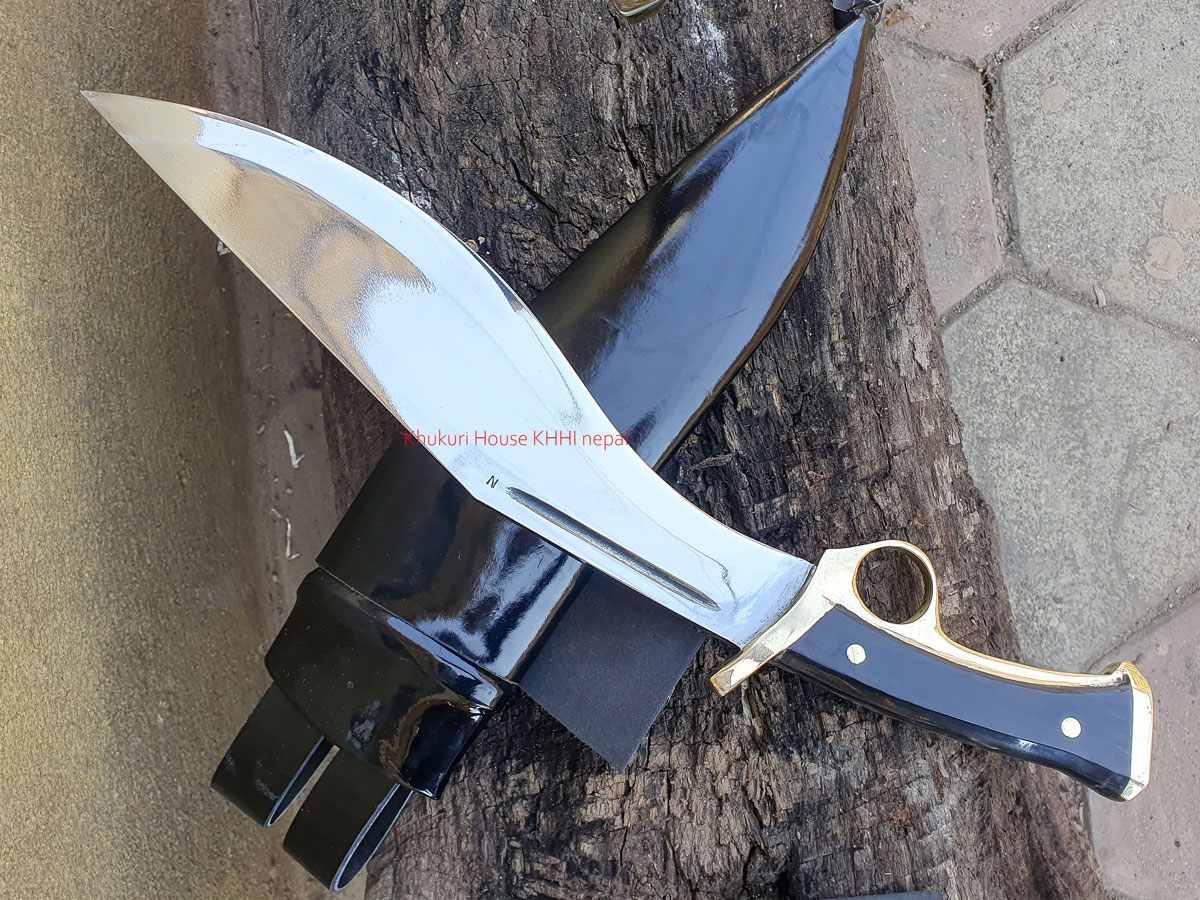 Kukri with forgefinger ring guard handle