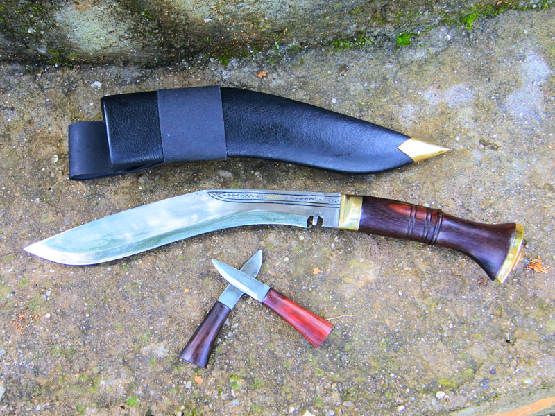 Lightweight & Slim Sirupate Kukri knife