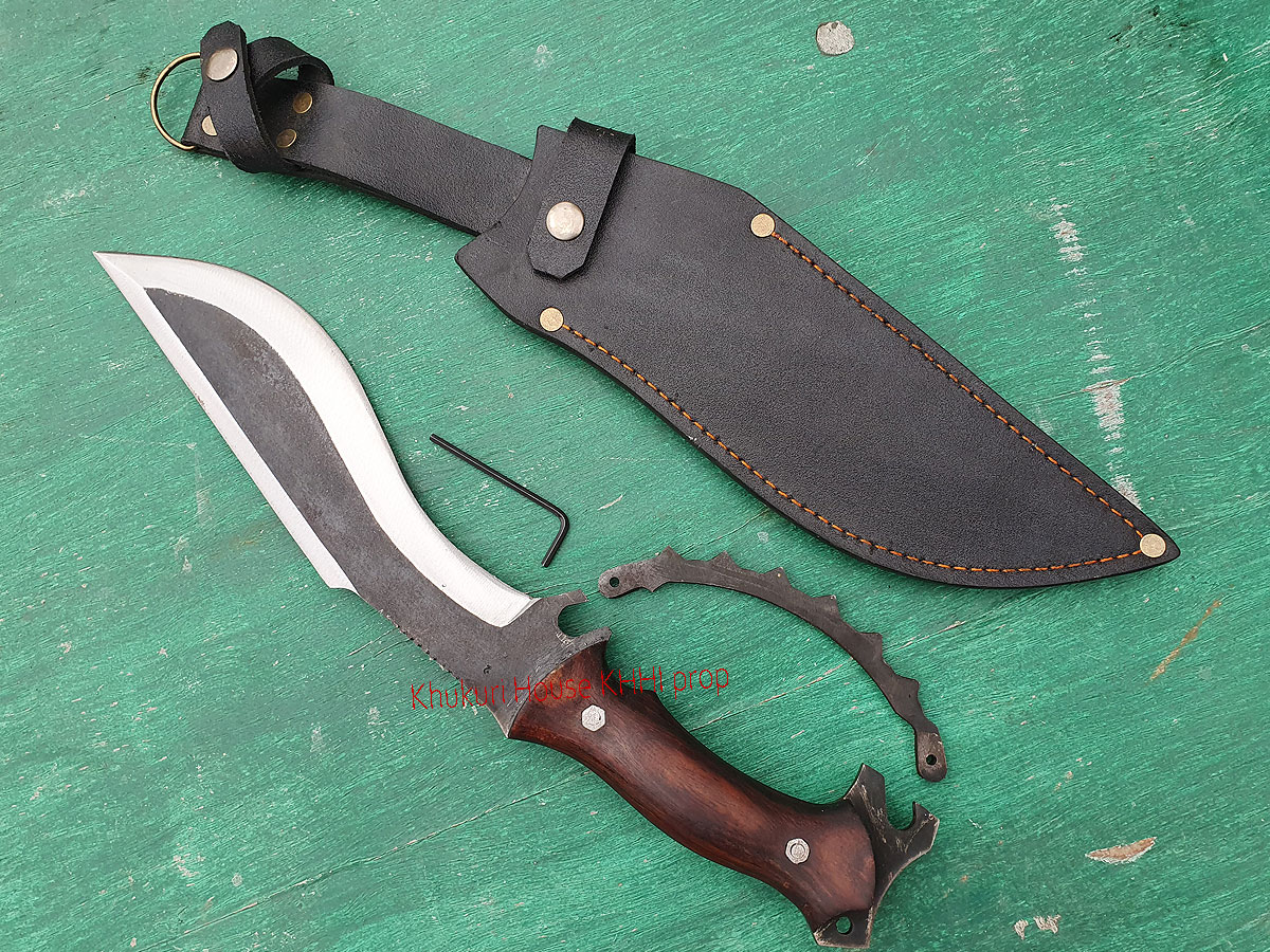kukri with detachable knuckle duster
